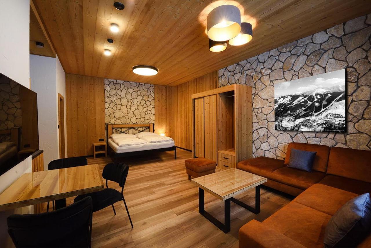 Apartmany Demaenovka デマノブスカ・ドリーナ エクステリア 写真